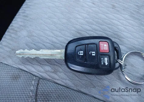 2014 Toyota Corolla Le Eco z USA, uszkodzony, nr VIN 2T1BPRHE5EC152295